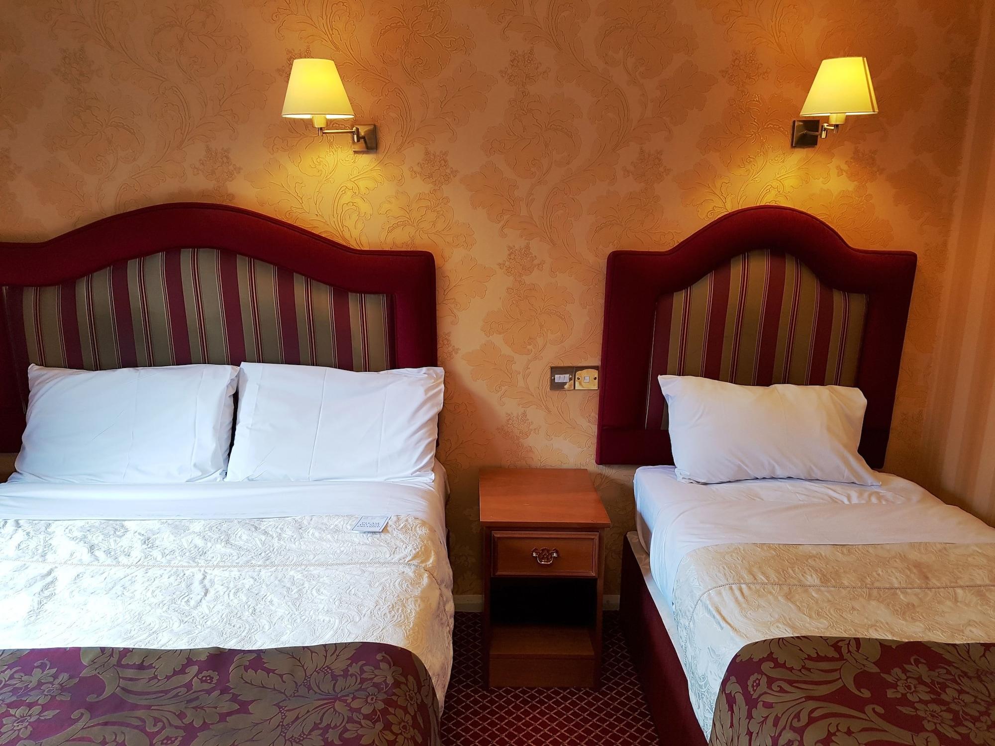 Buckatree Hall Hotel 3*