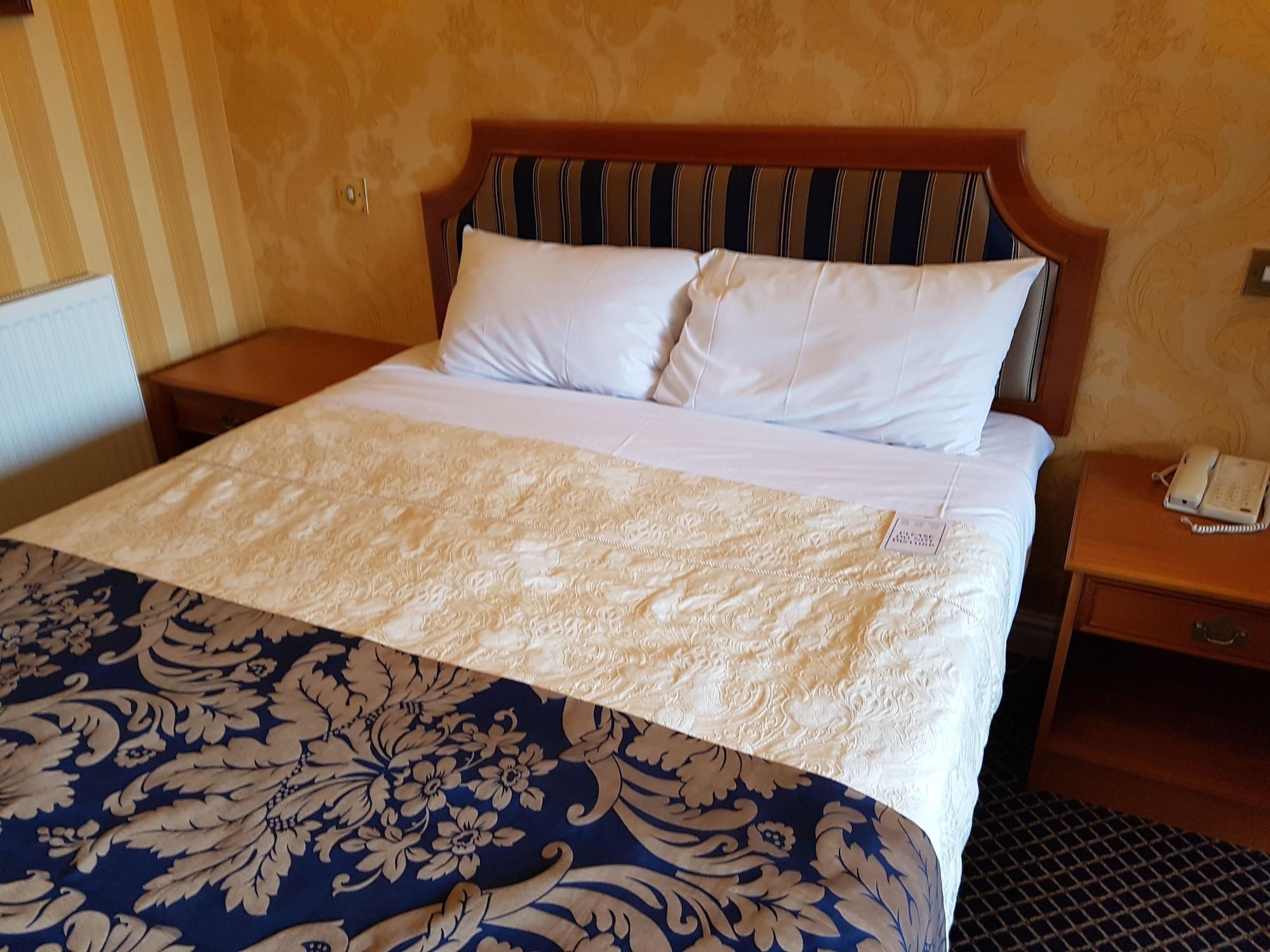 Buckatree Hall 3*